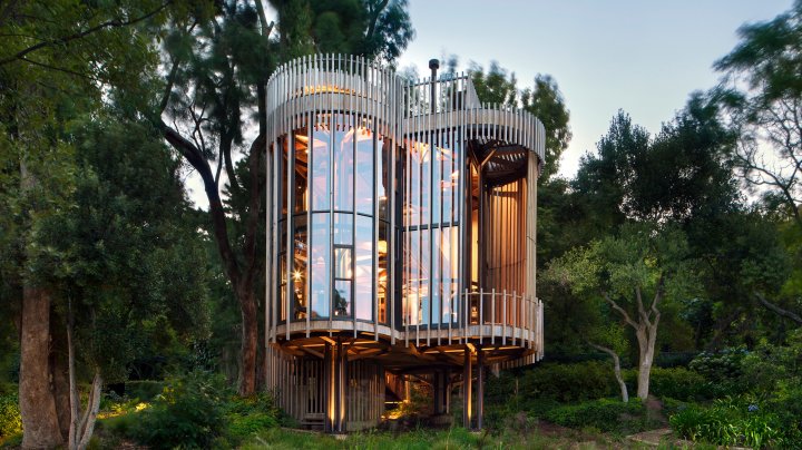 Дом в кронах деревьев возле Кейптауна. Проект бюро Malan Vorster