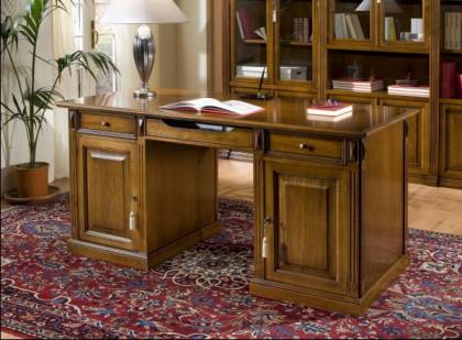 Письменный стол