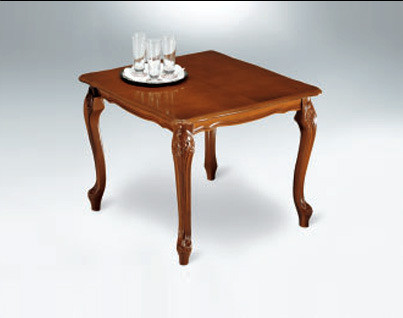 Приставной столик