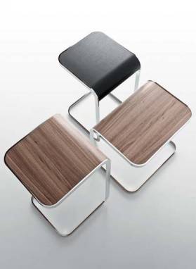 Приставной столик