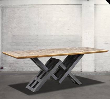 Обеденный стол