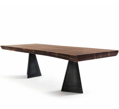 Обеденный стол