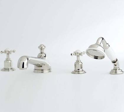 Смеситель для ванной