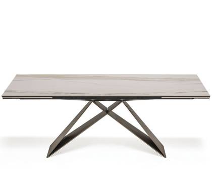 Обеденный стол