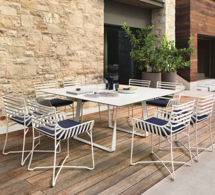 Обеденный стол