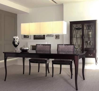 Обеденный стол